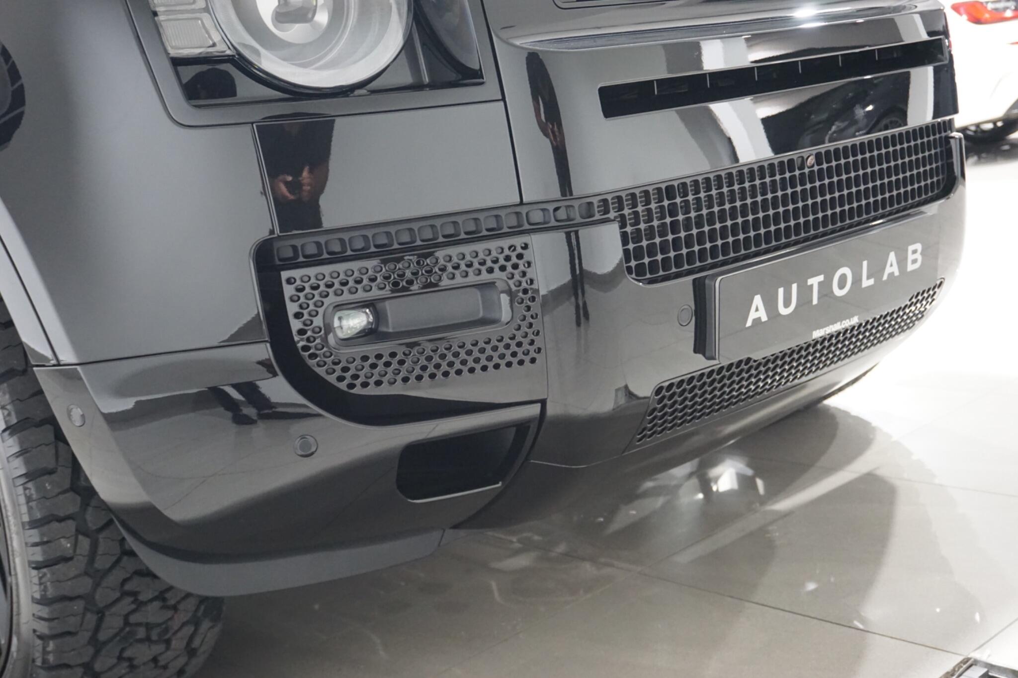 Land Rover Defender 110 3.0 D300 MHEV X-Dynamic HSE Auto 4WD Euro 6 (s/s) 5dr
